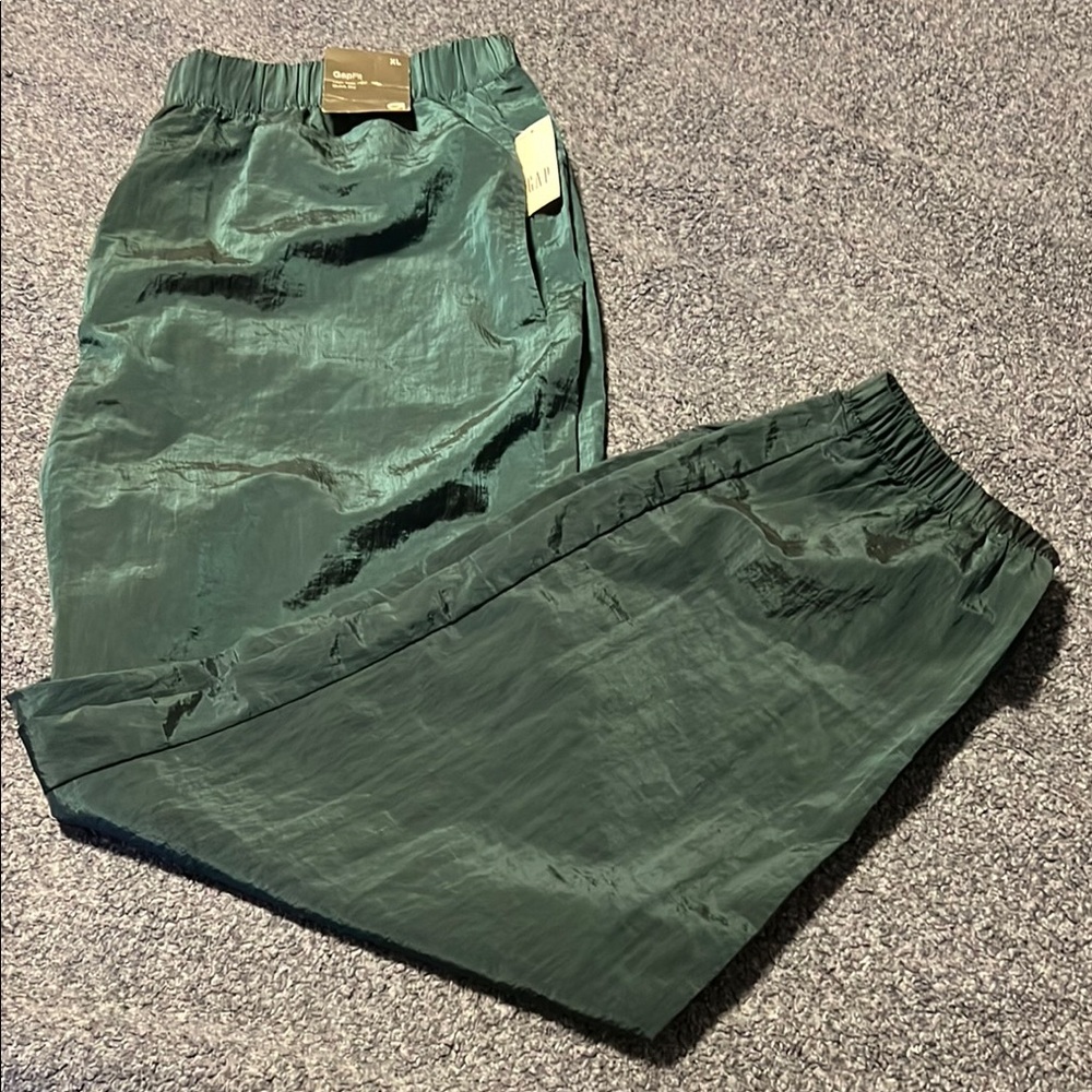 GAP Green Relaxed Fit Joggers for Everyday Comfort